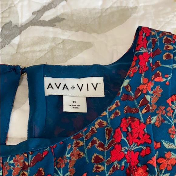 Ava & Viv Floral Blouse - Picture 3 of 10